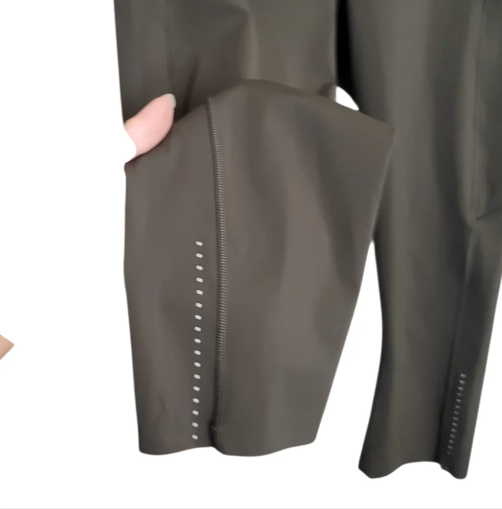 Lululemon Fast & Free Crop II Leggings *Nulux in Dark Olive